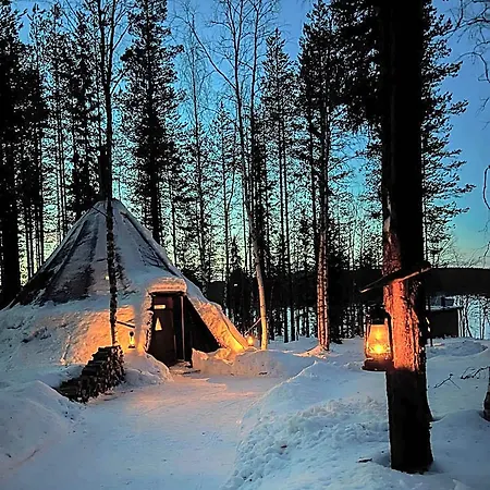 Skyfire Village Igloos